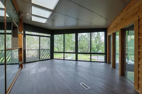 Exterior - 9566 Galecrest Dr, Cincinnati, OH 45231 photo 6 of 22