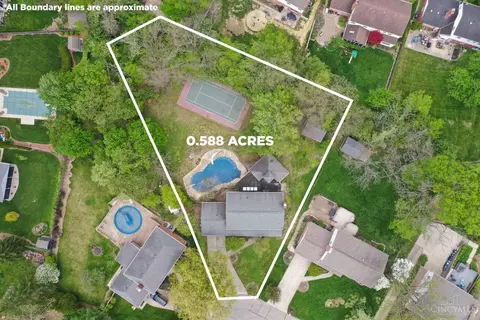 View/Area - 9566 Galecrest Dr, Cincinnati, OH 45231 photo 7 of 8