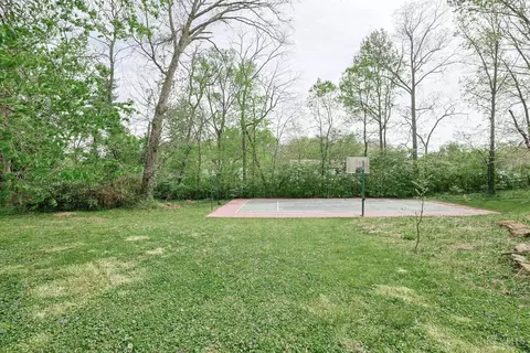 Exterior - 9566 Galecrest Dr, Cincinnati, OH 45231 photo 18 of 22