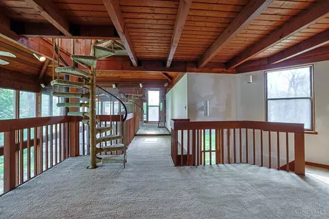 Entry Way - 9566 Galecrest Dr, Cincinnati, OH 45231 photo 3 of 4