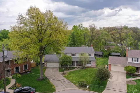 View/Area - 9566 Galecrest Dr, Cincinnati, OH 45231 photo 2 of 8