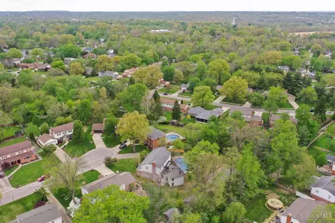 View/Area - 9566 Galecrest Dr, Cincinnati, OH 45231 photo 4 of 8