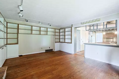 Living - 9566 Galecrest Dr, Cincinnati, OH 45231 photo 7 of 13