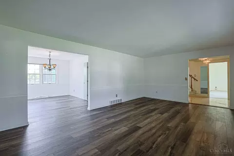 Living - 9566 Galecrest Dr, Cincinnati, OH 45231 photo 3 of 13