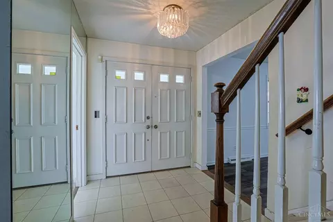 Entry Way - 9566 Galecrest Dr, Cincinnati, OH 45231 photo 2 of 4