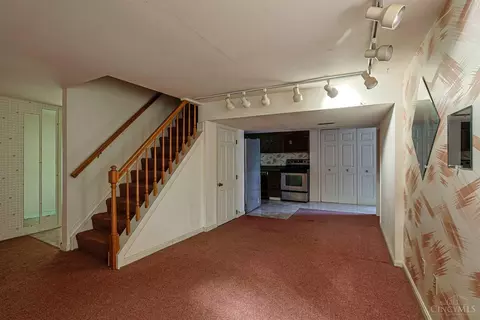 Living - 9566 Galecrest Dr, Cincinnati, OH 45231 photo 10 of 13