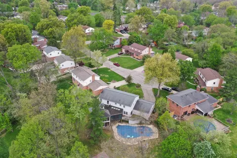 View/Area - 9566 Galecrest Dr, Cincinnati, OH 45231 photo 5 of 8