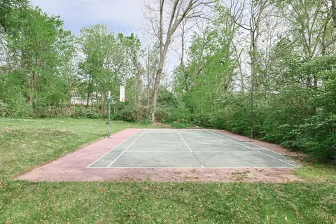 Exterior - 9566 Galecrest Dr, Cincinnati, OH 45231 photo 5 of 22