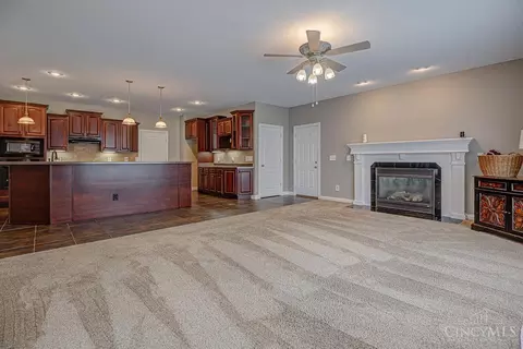 Living - 218 Random Dr, Hamilton, OH 45013 photo 7 of 10