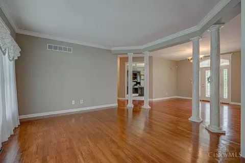 Living - 218 Random Dr, Hamilton, OH 45013 photo 5 of 10