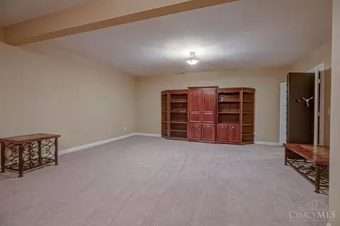 Living - 218 Random Dr, Hamilton, OH 45013 photo 10 of 10