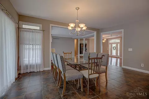 Dining - 218 Random Dr, Hamilton, OH 45013 photo 2 of 2
