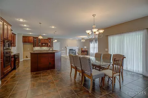 Dining - 218 Random Dr, Hamilton, OH 45013 photo 1 of 2