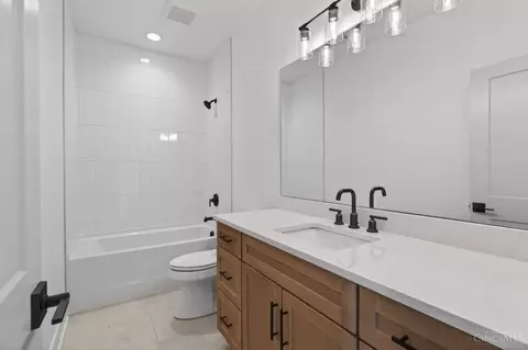 Bath - 269 Strader Ave, Cincinnati, OH 45226 photo 5 of 5