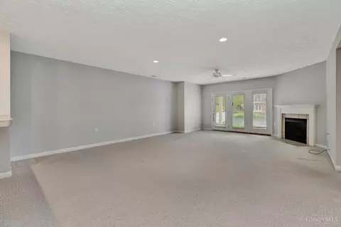 Living - 8241 Abbott Ln, Cincinnati, OH 45249 photo 7 of 12