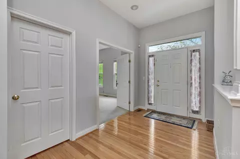 Entry Way - 8241 Abbott Ln, Cincinnati, OH 45249 photo 1 of 2
