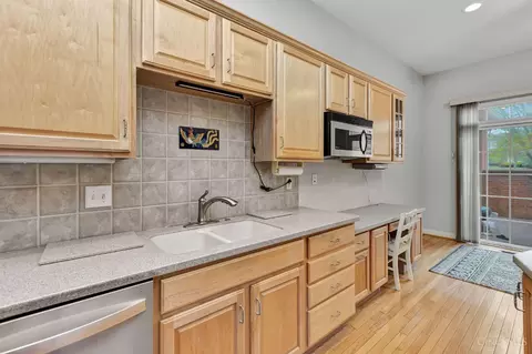Kitchen - 8241 Abbott Ln, Cincinnati, OH 45249 photo 2 of 5