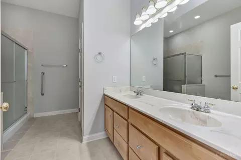 Bath - 8241 Abbott Ln, Cincinnati, OH 45249 photo 2 of 4