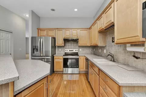 Kitchen - 8241 Abbott Ln, Cincinnati, OH 45249 photo 3 of 5