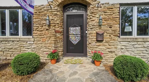 Exterior - 3706 Broadview Dr, Cincinnati, OH 45208 photo 3 of 14