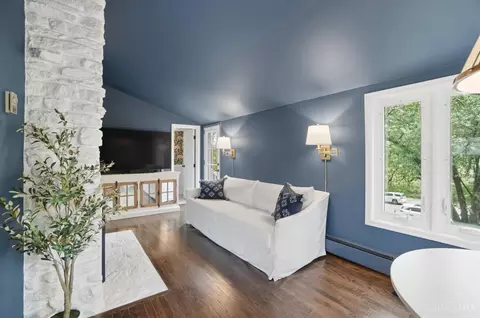 Living - 3706 Broadview Dr, Cincinnati, OH 45208 photo 6 of 9