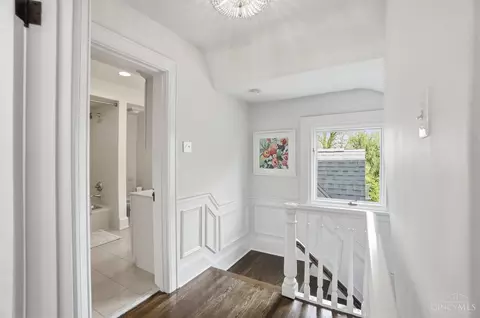 Entry Way - 3706 Broadview Dr, Cincinnati, OH 45208 photo 7 of 12