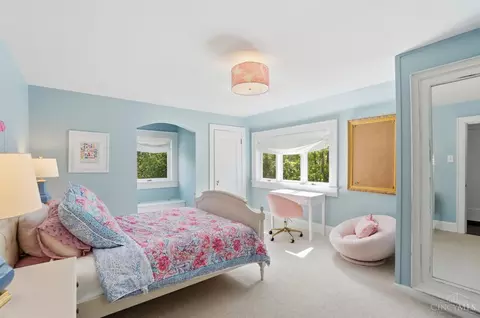 Bedroom - 3706 Broadview Dr, Cincinnati, OH 45208 photo 5 of 15