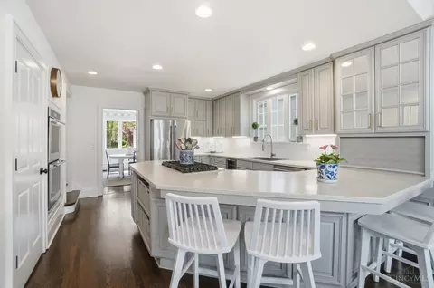 Kitchen - 3706 Broadview Dr, Cincinnati, OH 45208 photo 1 of 8