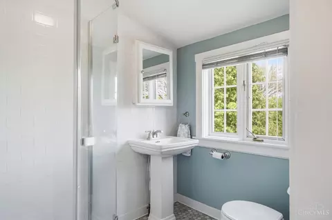 Bath - 3706 Broadview Dr, Cincinnati, OH 45208 photo 6 of 9
