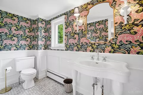 Bath - 3706 Broadview Dr, Cincinnati, OH 45208 photo 1 of 9