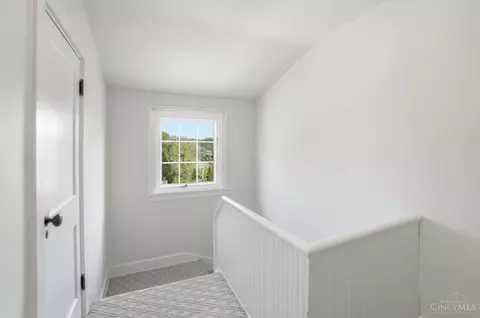 Entry Way - 3706 Broadview Dr, Cincinnati, OH 45208 photo 11 of 12