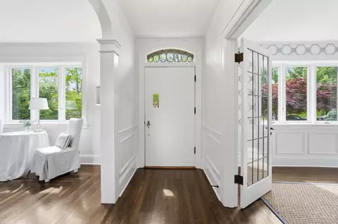 Entry Way - 3706 Broadview Dr, Cincinnati, OH 45208 photo 1 of 12