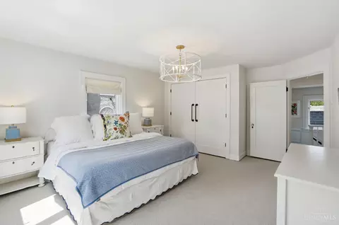 Bedroom - 3706 Broadview Dr, Cincinnati, OH 45208 photo 3 of 15