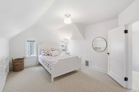 Bedroom - 3706 Broadview Dr, Cincinnati, OH 45208 photo 11 of 15