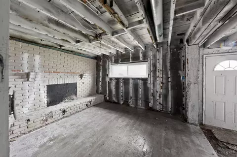 Living - 2371 Wilson Ave, Cincinnati, OH 45231 photo 1 of 1