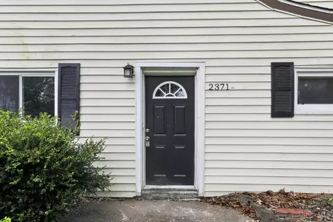Exterior - 2371 Wilson Ave, Cincinnati, OH 45231 photo 5 of 6