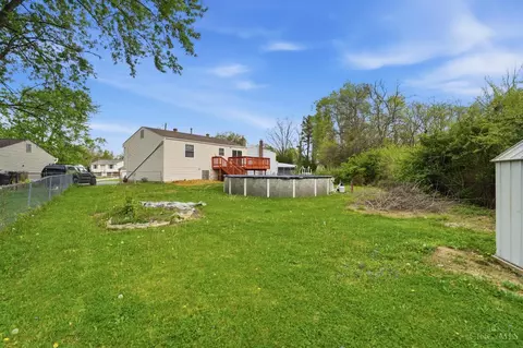 Exterior - 10380 Hawkhurst Dr, Cincinnati, OH 45231 photo 6 of 10