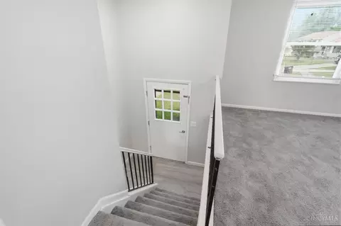 Entry Way - 10380 Hawkhurst Dr, Cincinnati, OH 45231 photo 2 of 6