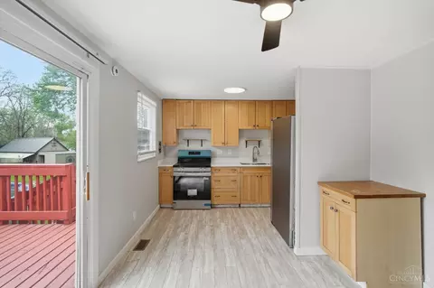 Kitchen - 10380 Hawkhurst Dr, Cincinnati, OH 45231 photo 1 of 3
