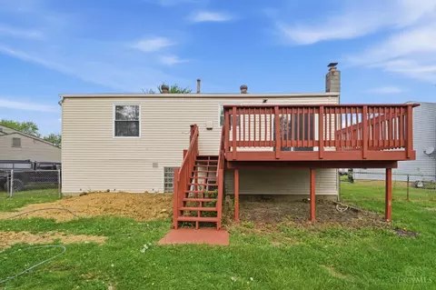 Exterior - 10380 Hawkhurst Dr, Cincinnati, OH 45231 photo 8 of 10