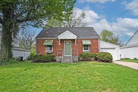 51 Gambier Cir, Greenhills, OH 45218