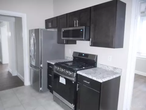 Kitchen - 1930 Clarion Ave, Cincinnati, OH 45207 photo 4 of 4