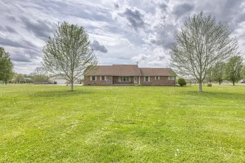 Exterior - 305 Reeder Rd, Blanchester, OH 45107 photo 2 of 11
