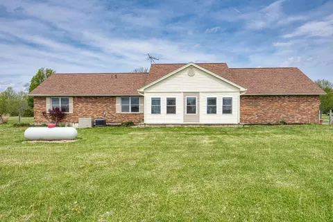 Exterior - 305 Reeder Rd, Blanchester, OH 45107 photo 6 of 11