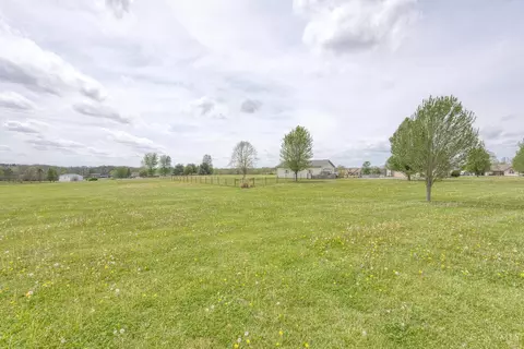 Exterior - 305 Reeder Rd, Blanchester, OH 45107 photo 7 of 11