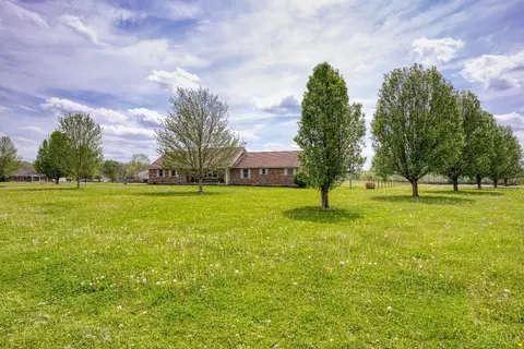 Exterior - 305 Reeder Rd, Blanchester, OH 45107 photo 11 of 11