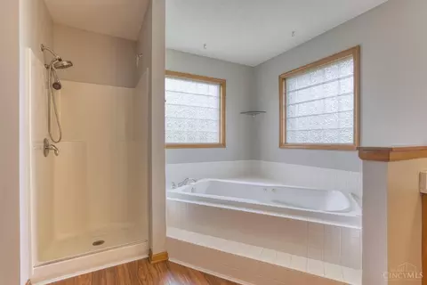 Bath - 305 Reeder Rd, Blanchester, OH 45107 photo 4 of 5