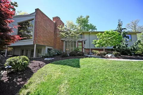 433 Hidden Valley Ln, Wyoming, OH 45215