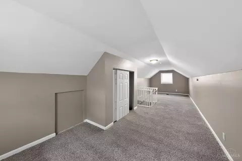 Entry Way - 1149 Madeleine Cir, Cincinnati, OH 45231 photo 4 of 5