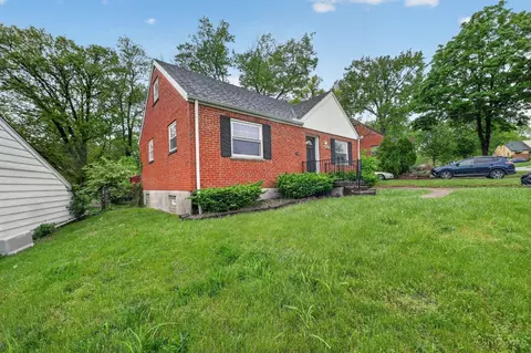 Exterior - 1149 Madeleine Cir, Cincinnati, OH 45231 photo 3 of 4